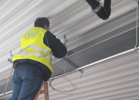 Kabelverlegung und Installation von Leerrohren